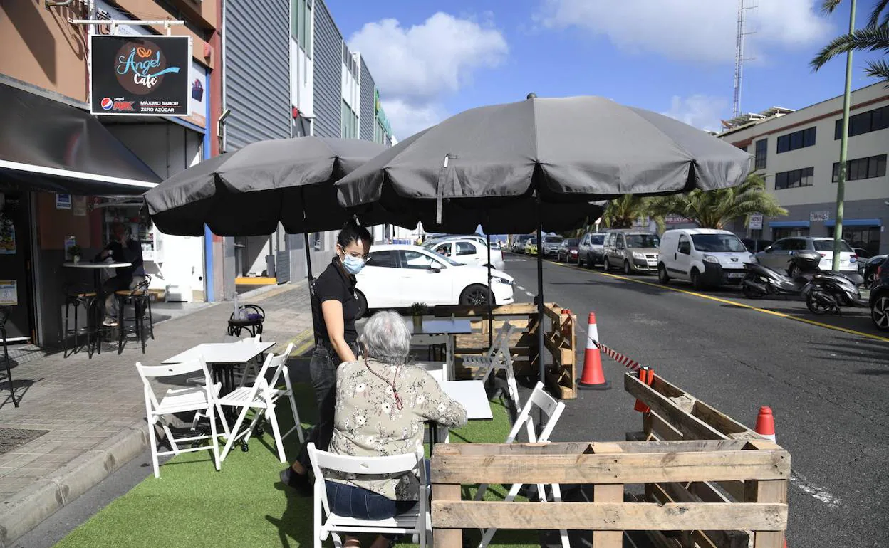 La capital grancanaria mantiene la ampliación temporal de las terrazas 