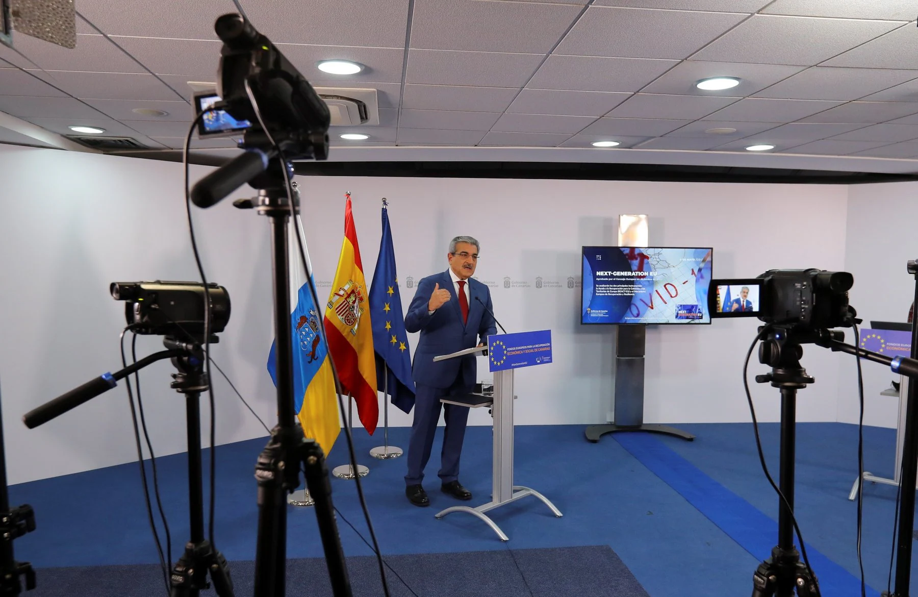 El vicepresidente y consejero de Hacienda, Román Rodríguez, inauguró el seminario Fondos europeos para la recuperación de Canarias. 