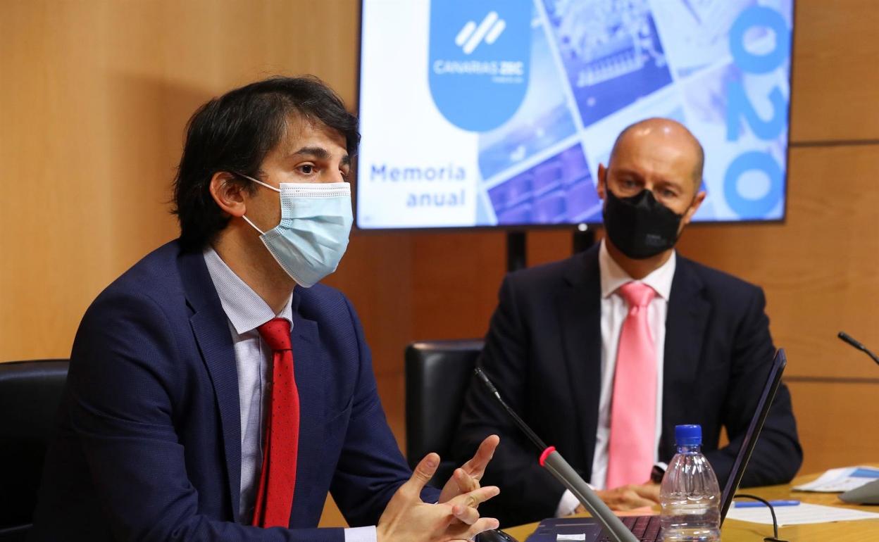 Pablo Hernández, presidente de la ZEC, y Alejandro Cañeque, durante la presentación de la memoria anual. 