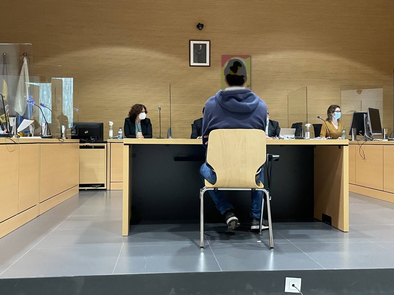 El condenado, durante el juicio. 