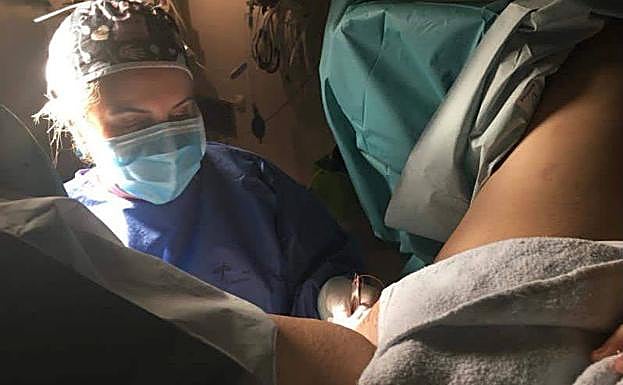 Las enfermeras piden invertir más en matronas para mejorar la salud de las mujeres y sus familias