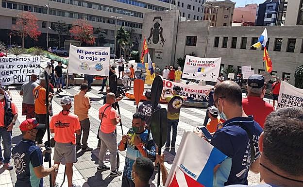 Concentración de los pescadores, este domingo. 