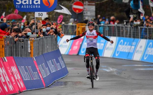 Joe Dombrowski celebra su victoria en la cuarta etapa del Giro.