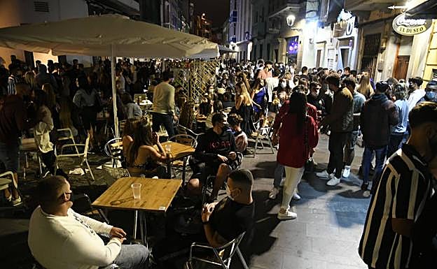 Así estaba Vegueta en su primer viernes sin toque de queda