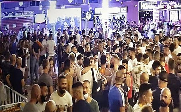 Imagen de la concentración de personas en el centro Yumbo. 