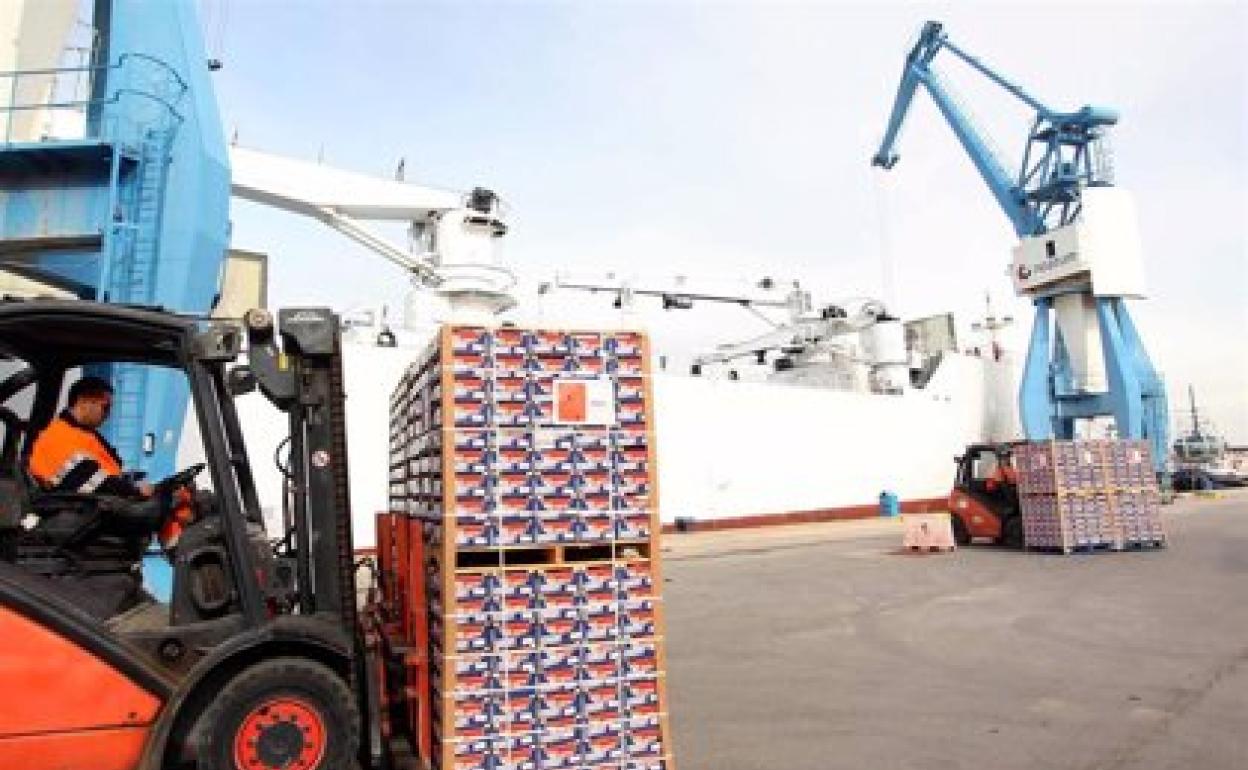 Canarias registra el mayor descenso de las exportaciones