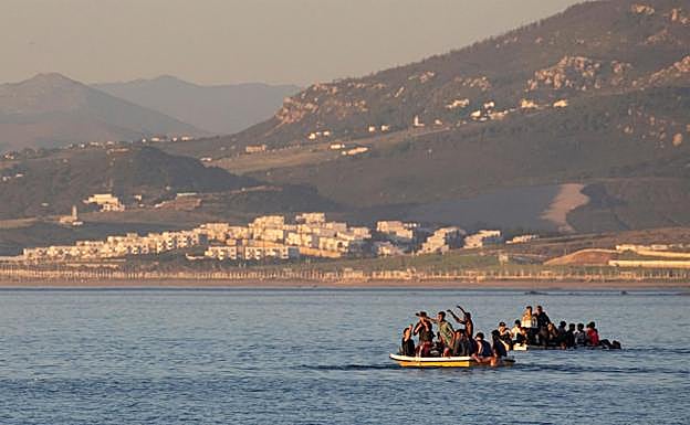 El Ejecutivo canario asegura que la situación en Ceuta no tiene nada que ver con el fenómeno migratorio permanente en Canarias. 