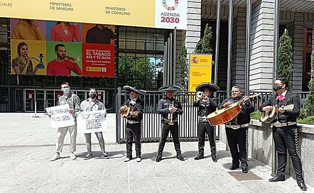 Imagen principal - Escraches a ritmo de ranchera