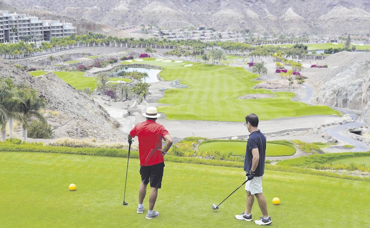 La calidad de los campos de golf de la geografía canaria tienen fama mundial.