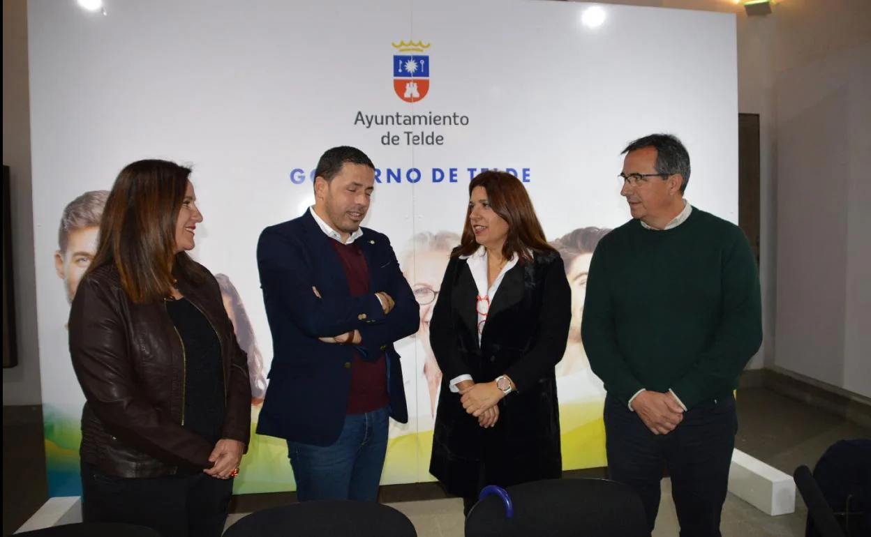 Lidia Mejías, Héctor Suárez, Carmen Hernández y Juan Francisco Artiles, durante la presentación de la hoja de ruta que se iba a seguir con el PGO. 