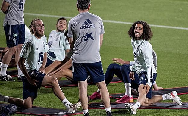 Óscar Mingueza y Marc Cucurella, durante el entrenamiento del lunes en Las Rozas. 