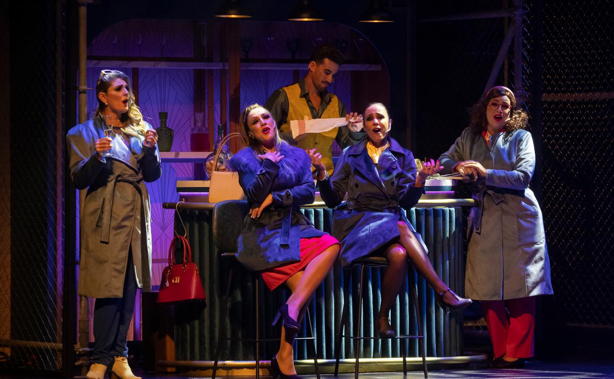 Últimas funciones en el Teatro Cuyás del musical de Clapso 'Malditas mentiras'