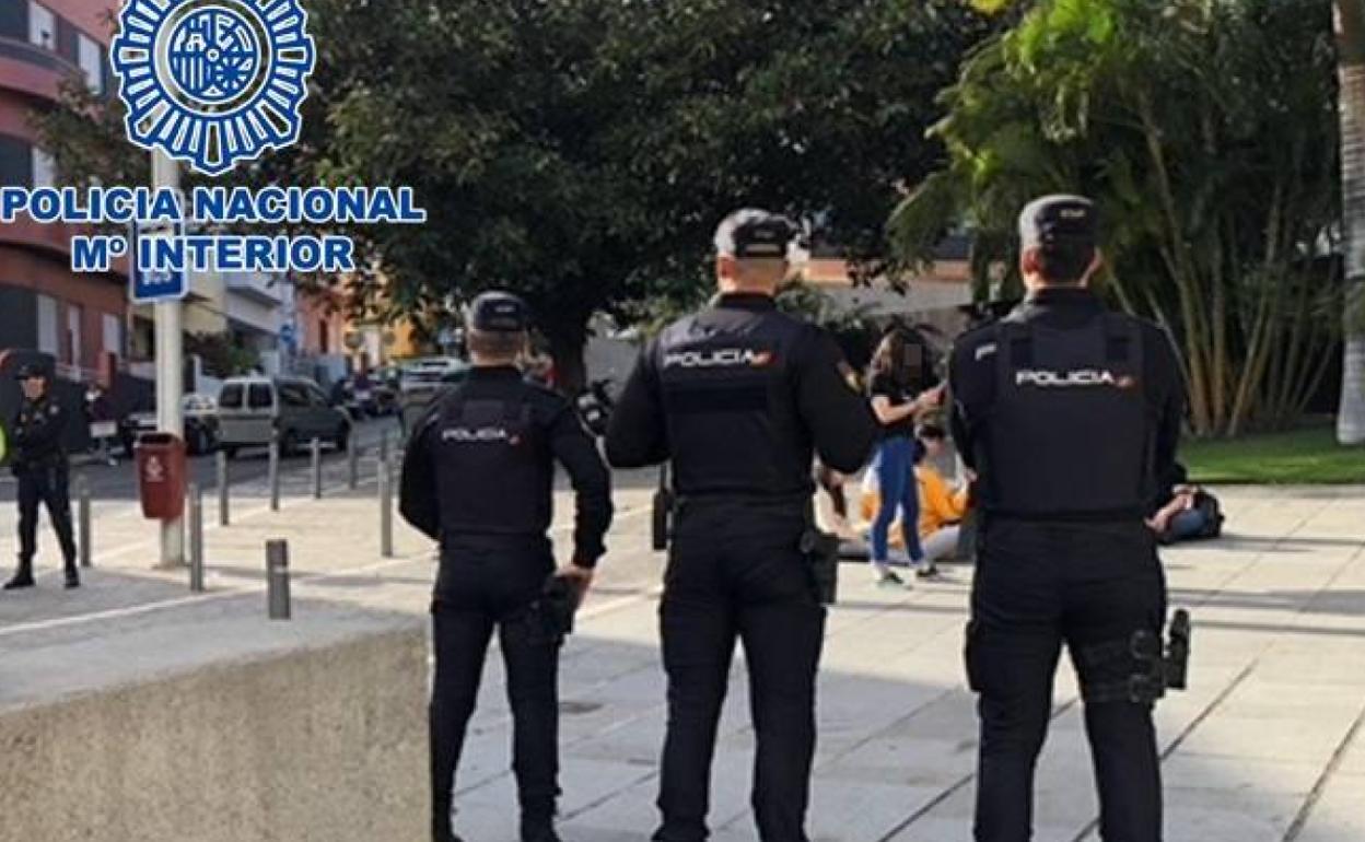 La Policía Nacional detiene a un hombre por un delito de robo con violencia