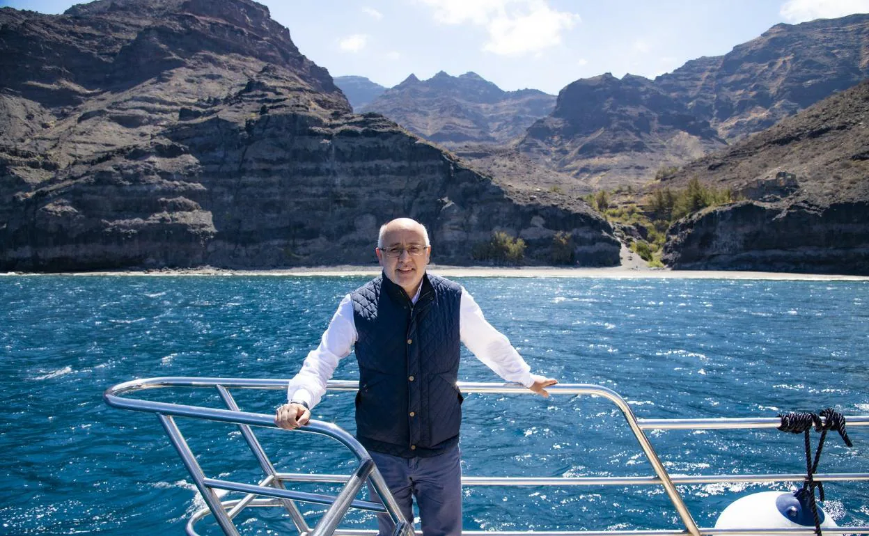 El presidente del Cabildo en una reciente visita a Guguy. 