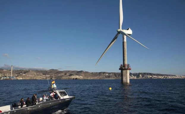 El único aerogenerador marino en aguas españolas está en el banco de ensayos actual de Plocan. 