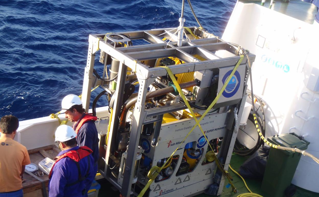 Buque de Investigación 'Ángeles Alvariño'