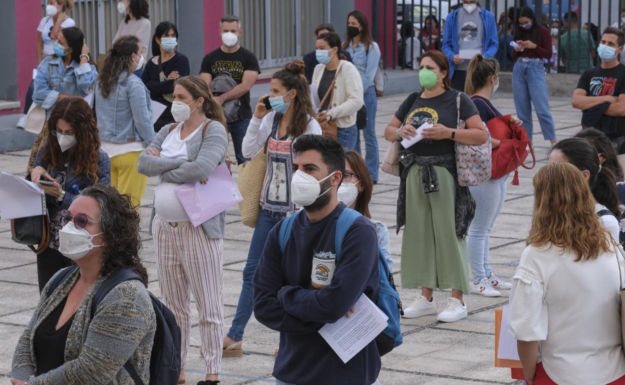 Imagen tomada el pasado sábado, primer día de la OPE de Educación, en el IES Pérez Galdós. 