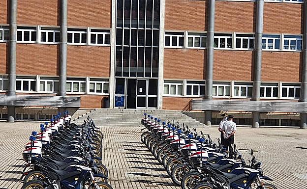 La Policía Nacional incorpora 22 motocicletas eléctricas a su flota de vehículos policiales