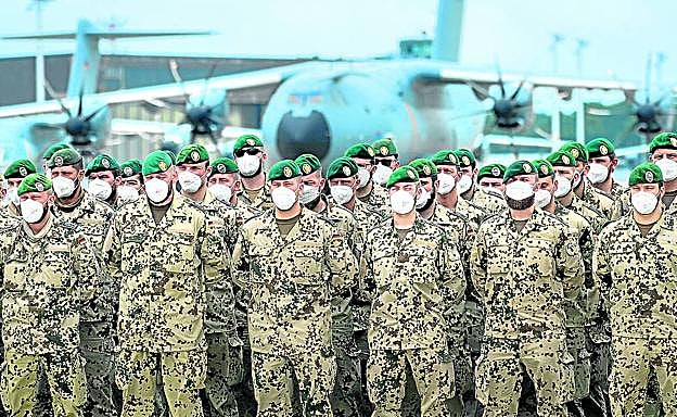 Llegada de soldados alemanes desde Afganistán al aeropuerto deaeropuerto de Wunstorf.