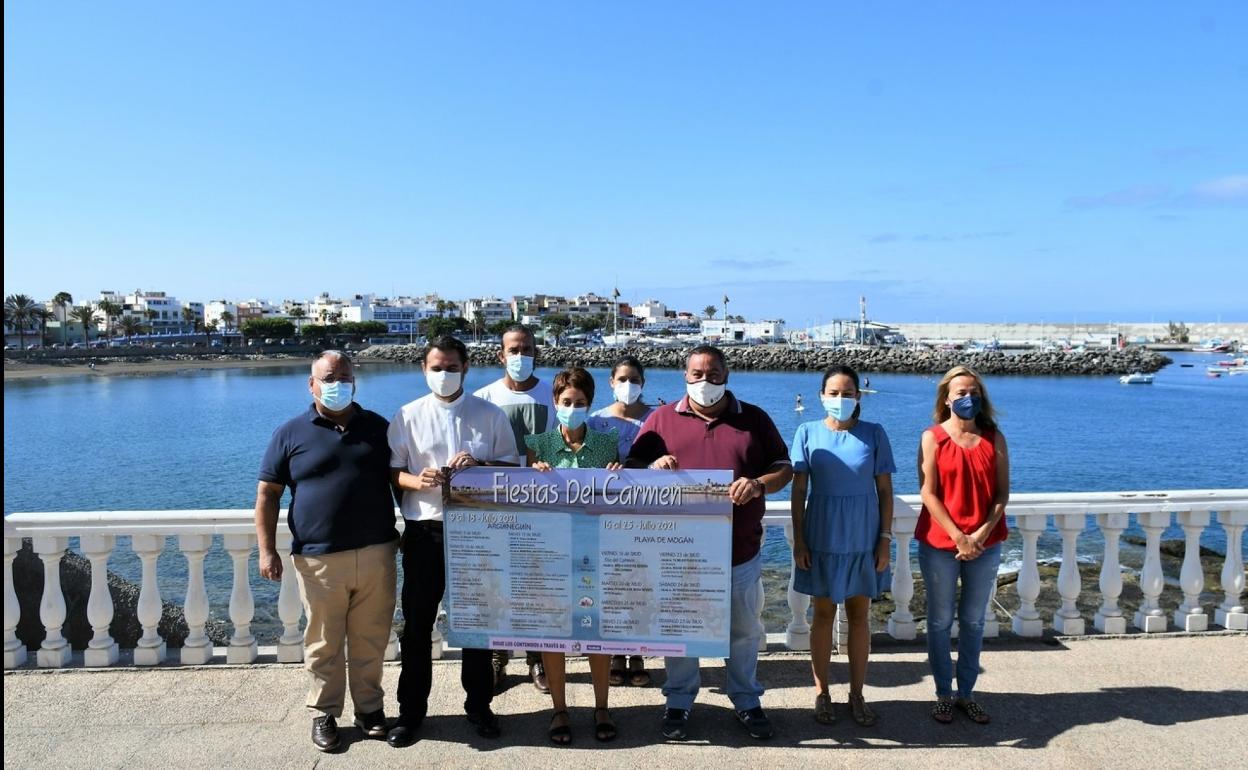 Ediles de gobierno y los párrocos de Mogán y Arguineguín. 