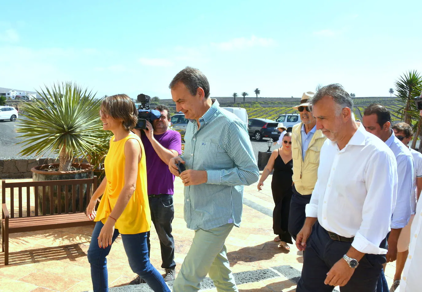 Zapatero en una de sus visitas a Lanzarote, junto a su esposa y el actual presidente de Canarias, Ángel Víctor Torres. 