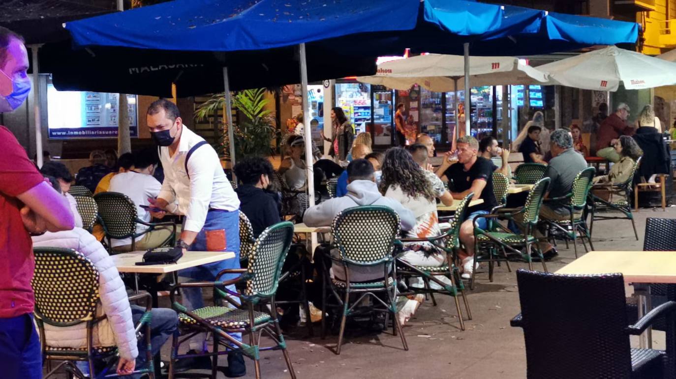Fotos: Ambiente tranquilo en las terrazas de Las palmas