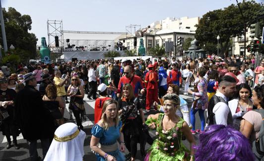 Otra imagen de la celebración del carnaval de día en Vegueta. 