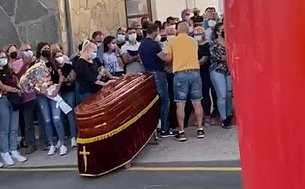 Traslado de los restos mortales de Santiago. 