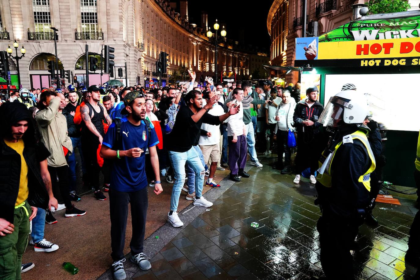 Fotos: Imágenes de los disturbios efectuados por los aficionados ingleses tras la derrota de Inglaterra en la final de la Eurocopa