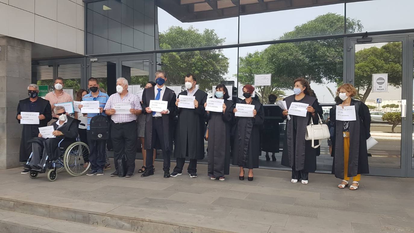Los abogados, por la justicia gratuita