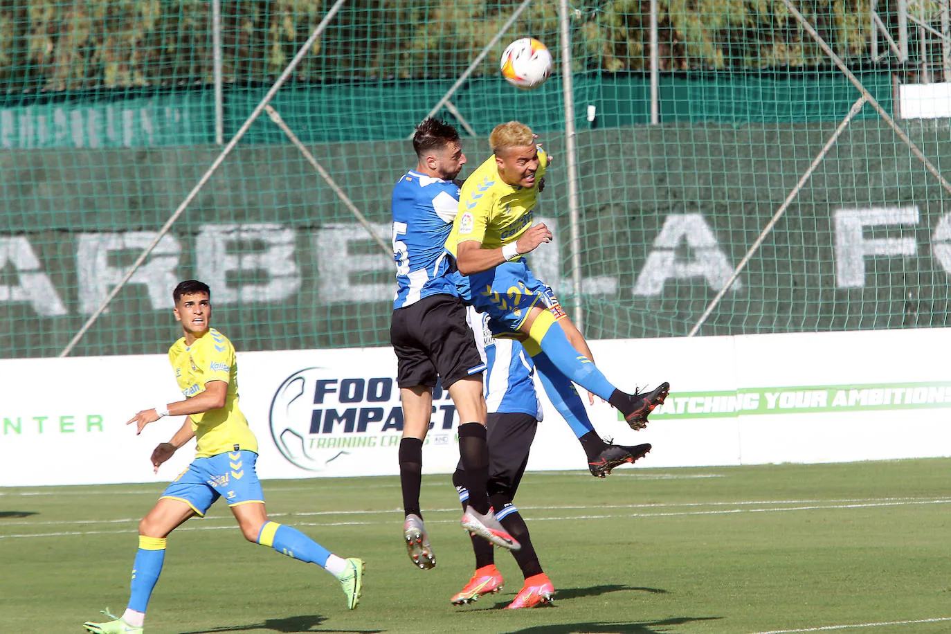 Fotos: Primer triunfo de la UD en pretemporada