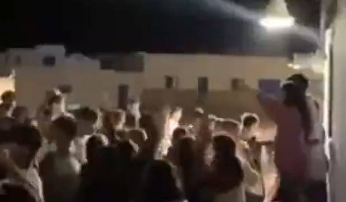 Imagen de archivo de una fiesta en La Graciosa del pasado fin de semana. 