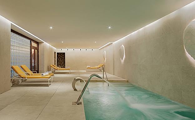 Piscina climatizada con chorros_Despacio Spa Centre. 