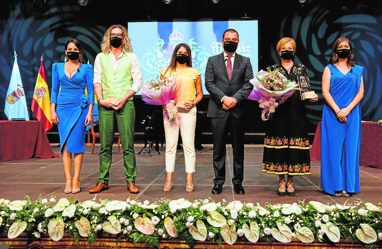 En la imagen, de izquierda a derecha, Ainhoa Martín, Francisco Viera, Carmen Delia Méndez, Pedro Rodríguez, Francisca Suárez y Sibisse Sosa. 