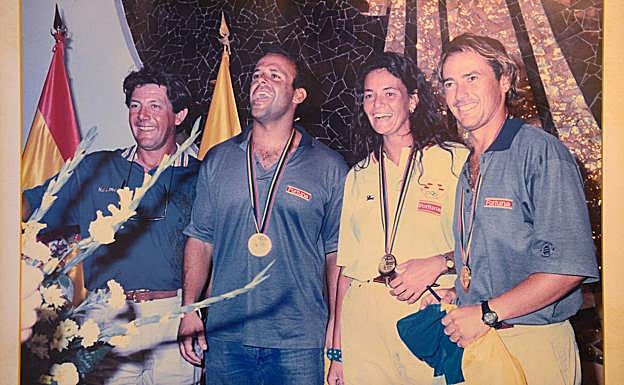 Manuel Pazos, con Domingo Manrique de Lara, Patricia Guerra y Luis Doreste tras los Juegos de Barcelona '92. 