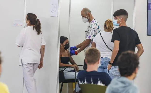 Canarias suma 800 contagios y dos fallecidos en Gran Canaria