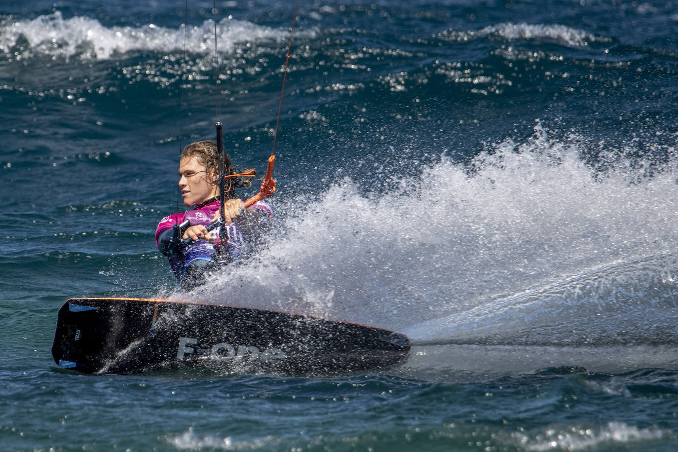 Fotos: El burrero acoge el campeonato de España de Kiteboarding y la primera competicion de Wing Foil de la isla