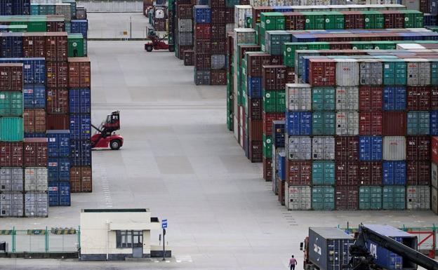 China cierra parcialmente uno de los principales puertos del mundo por covid