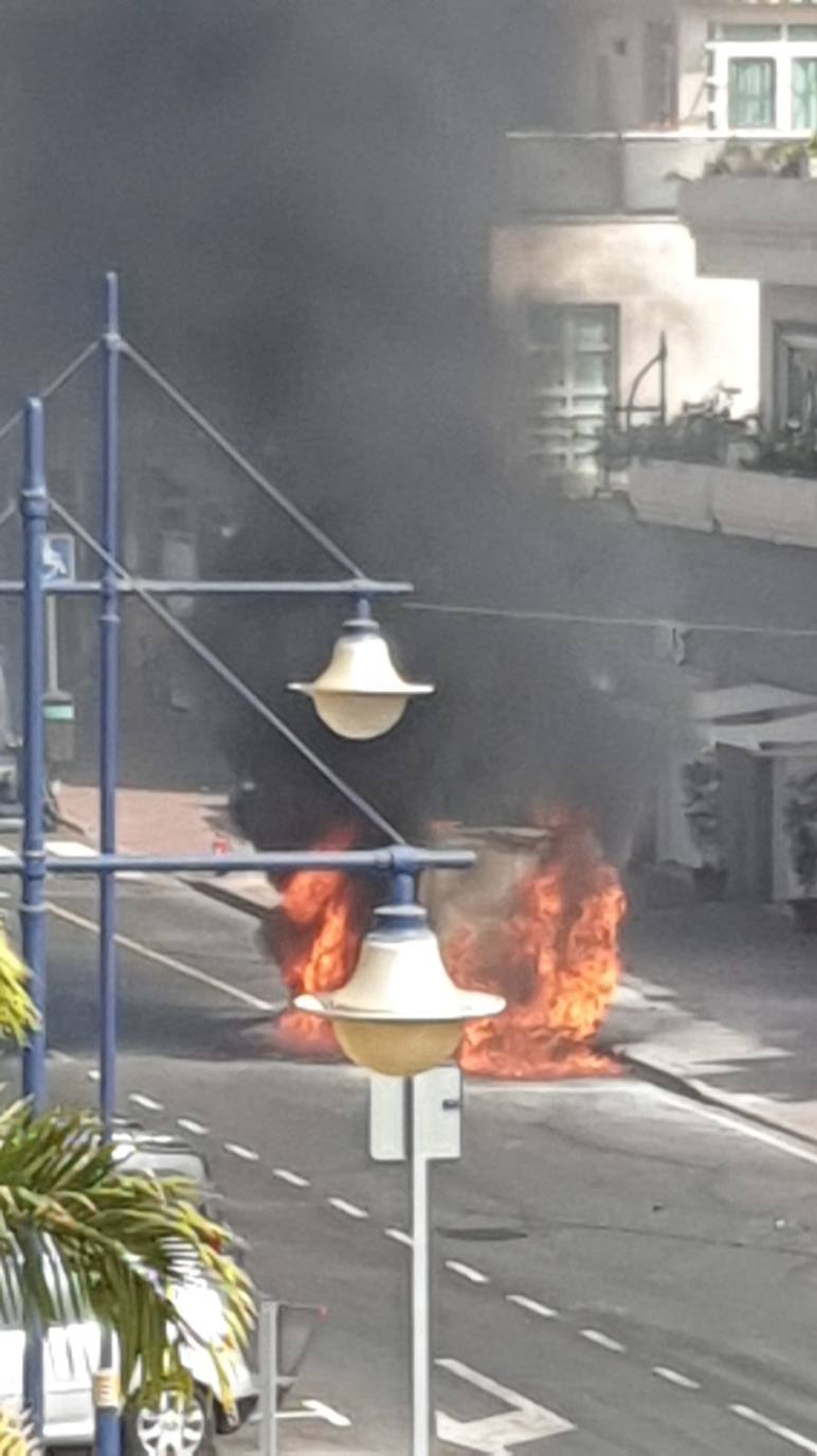 Fotos: Arde un vehículo en Mogán