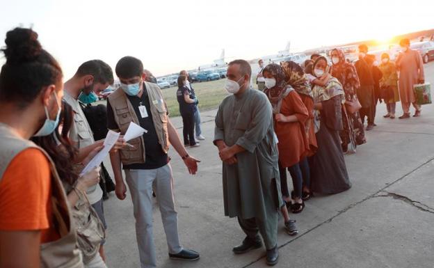 Aterriza en Madrid el tercer avión con 36 personas evacuadas desde Afganistán