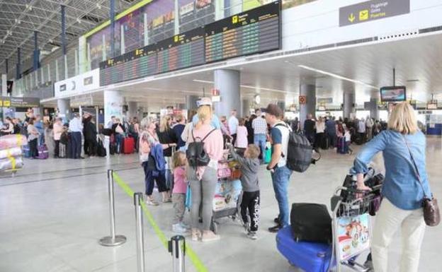 Canarias, sexta comunidad en recibir pasajeros extranjeros en julio