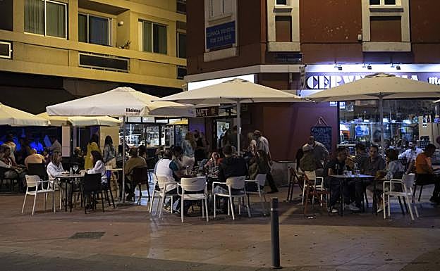 Canarias notifica 176 brotes en la última semana con 826 casos