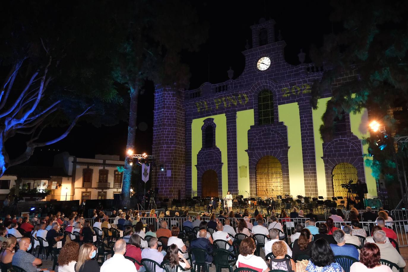 Fotos: Arrancan las Fiestas del Pino con el pregón de Carolina Darias
