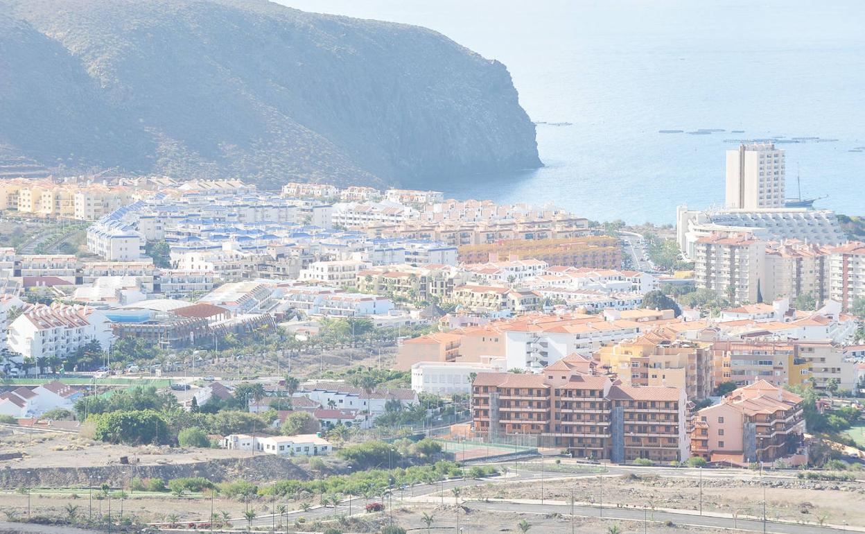 Vista parcial de la zona turística de Arona, en el sur de Tenerife. 