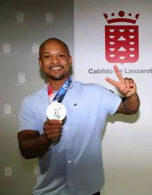 Imagen secundaria 2 - Lanzarote recibe al medallista olímpico Ray Zapata