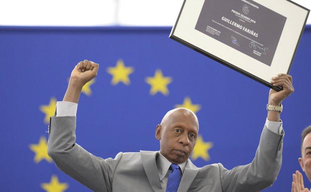 Guillermo Fariñas, en una imagen de archivo al recoger el premio Sajavov.
