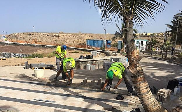 Comienza la rehabilitación del paseo de Meloneras