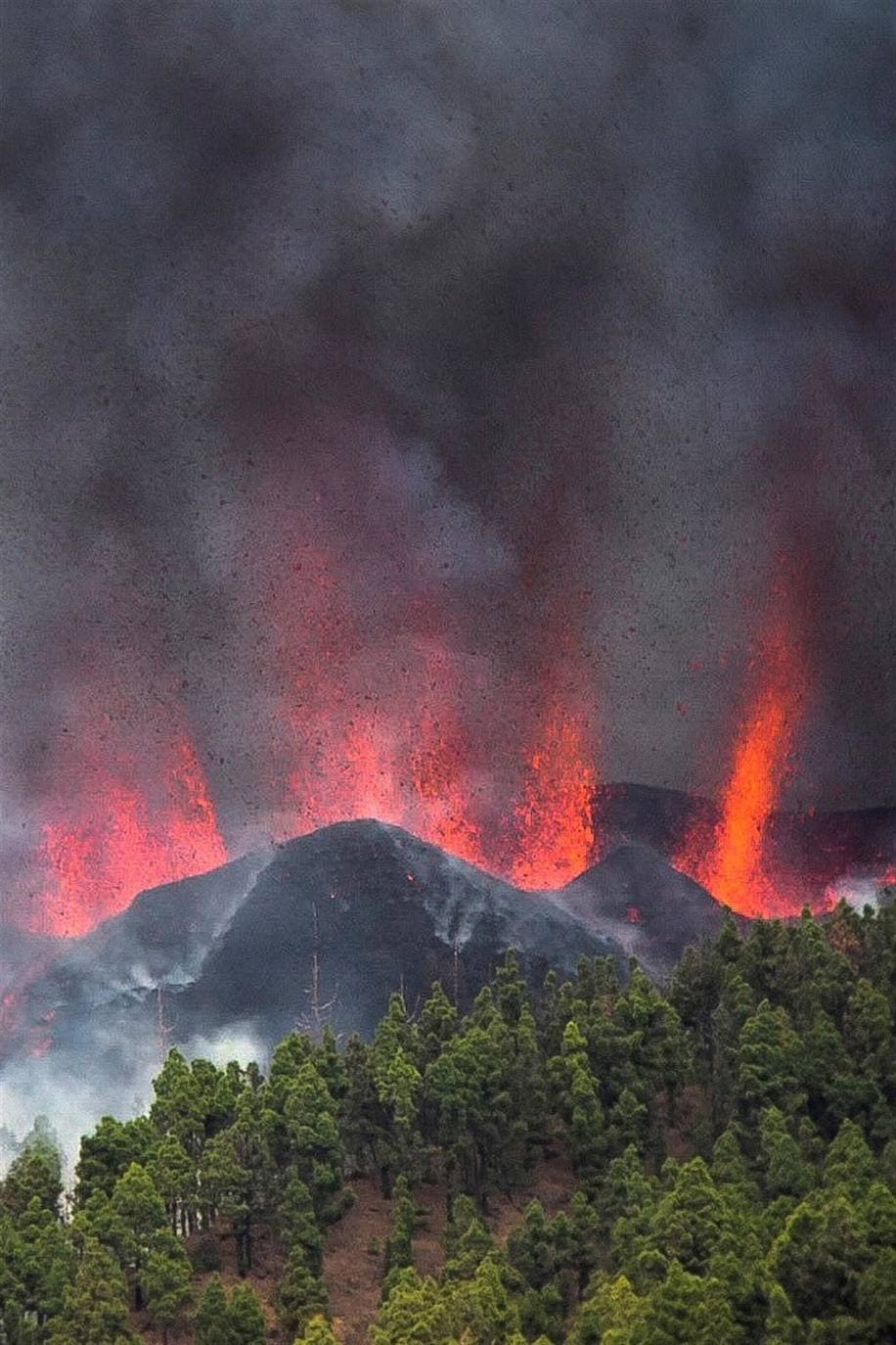 Fotos: Comienza una erupción volcánica en la Cumbre Vieja de La Palma