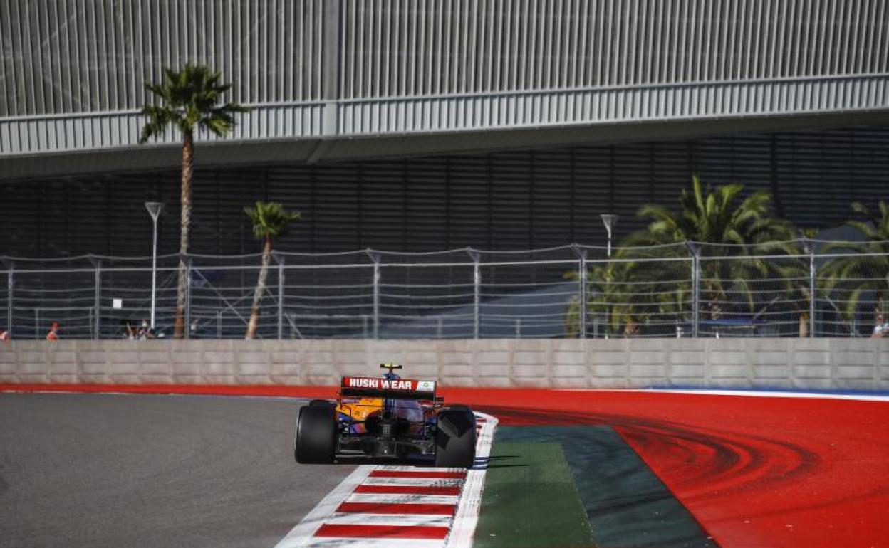 Sainz se queda al borde de una pole que se lleva Norris