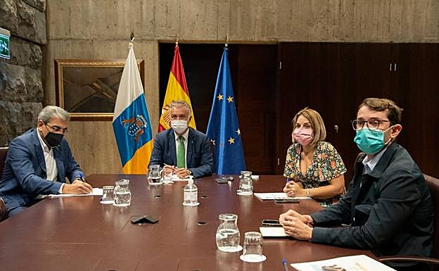 La parte del Gobierno de Canarias en la reunión de la comisión mixta